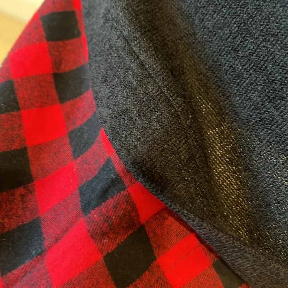 New Pinkblush Black‎ Plaid Shirttail Maternity Sweater - Picture 4 of 7
